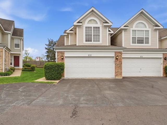 Townhouse for sale in Westmont, Illinois