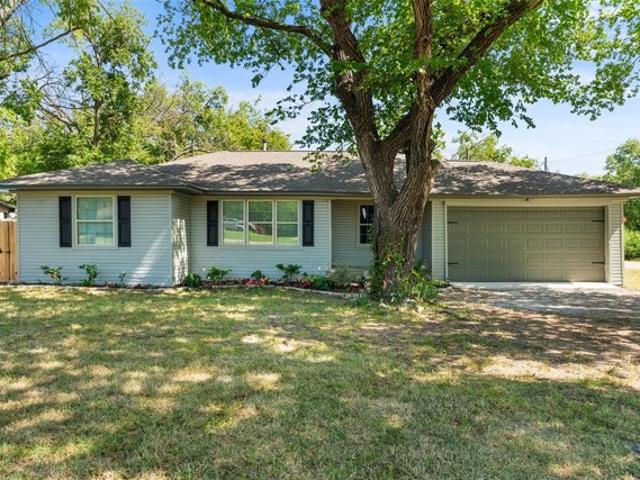 House for sale in Kemp, Texas
