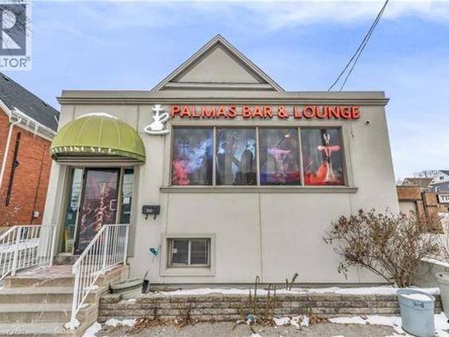 Commercial for rent in Kitchener, Ontario