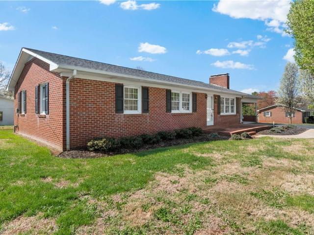 House for sale in Boonville, North Carolina