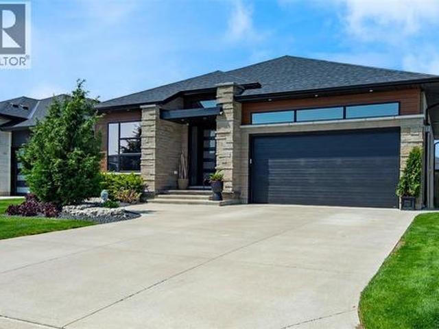 House for sale in Brights Grove, Ontario