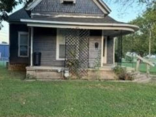 House for sale in Chanute, Neosho County