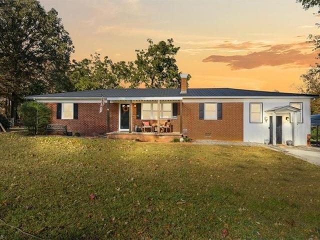 House for sale in Seagrove, North Carolina