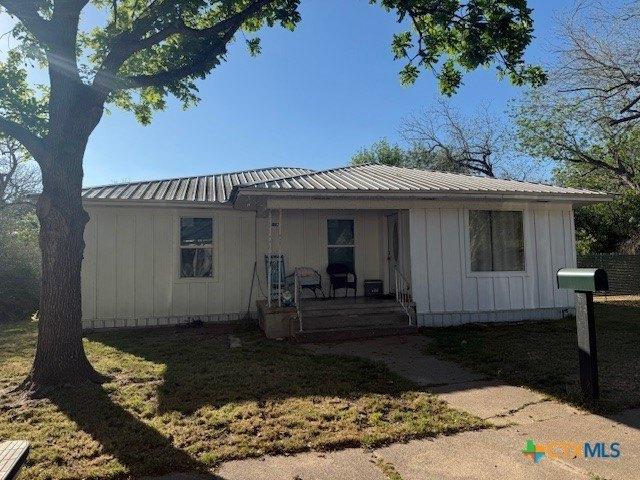 House for sale in Yoakum, DeWitt County