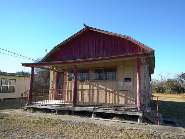 Commercial for sale in Beeville