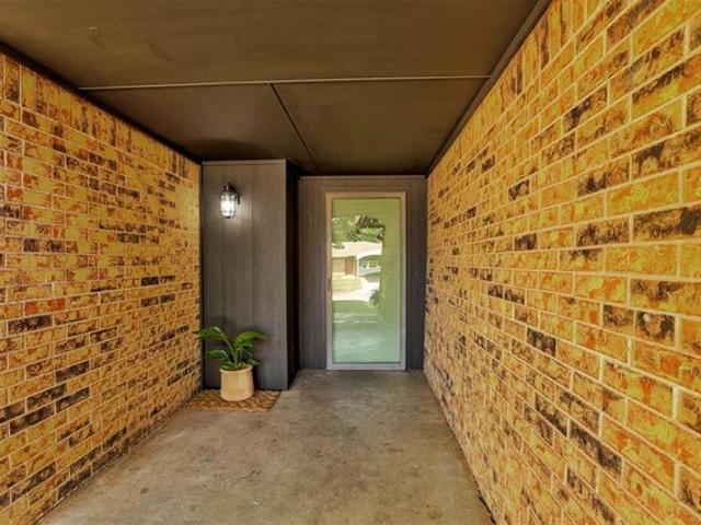 House for sale in Mustang, Oklahoma
