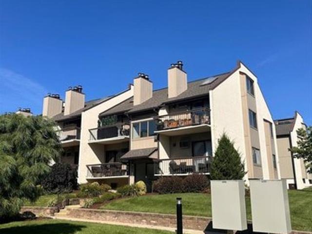 Condo for sale in Wood Ridge, New Jersey