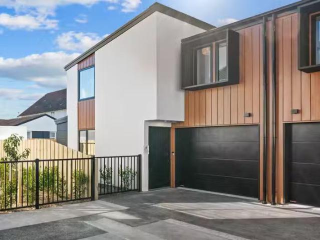 House for sale in Heathcote, Canterbury