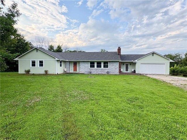 House for sale in Adrian, Bates County