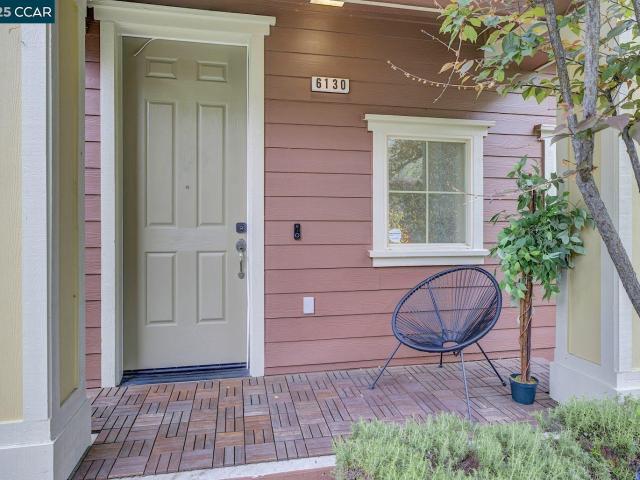 Condo for sale in Oakland