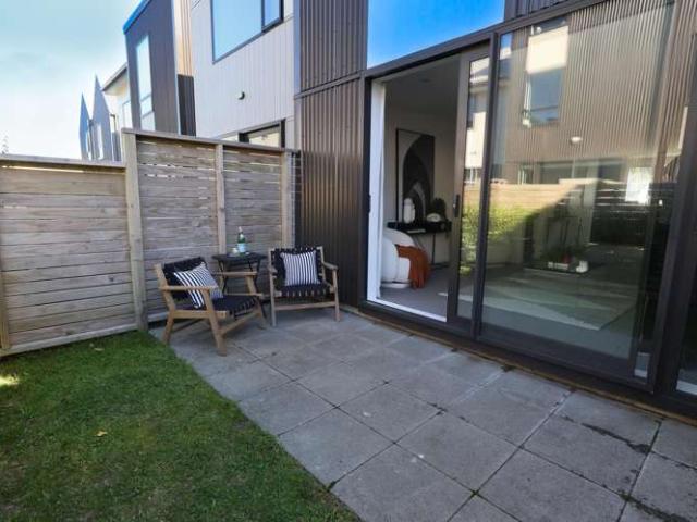 Townhouse for sale in Days Bay, Wellington