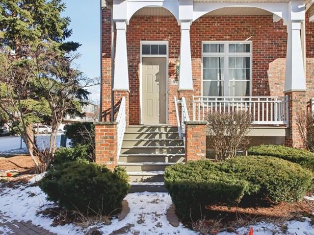Townhouse for sale in Lisle, Illinois