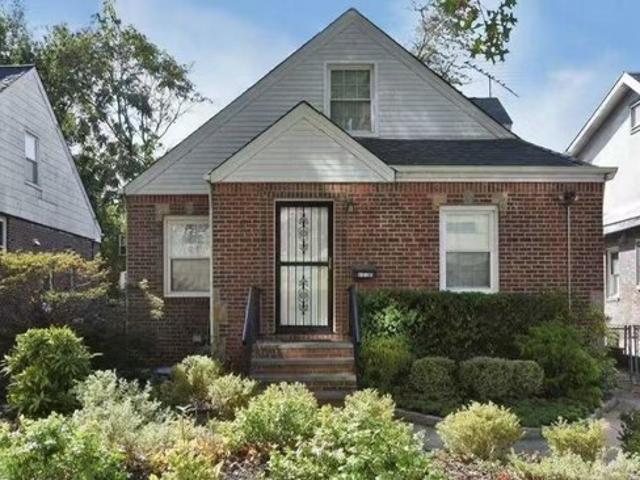 House for sale in Queens, Arverne