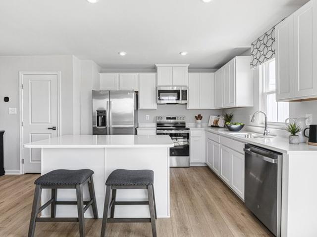 Townhouse for sale in Niagara, New York
