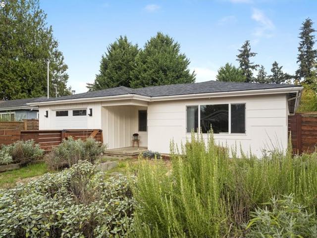 House for sale in Brentwood-Darlington, Portland