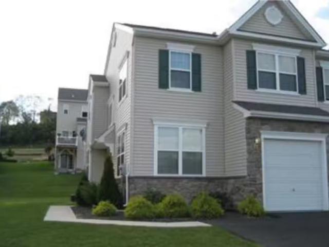 Condo for rent in Easton