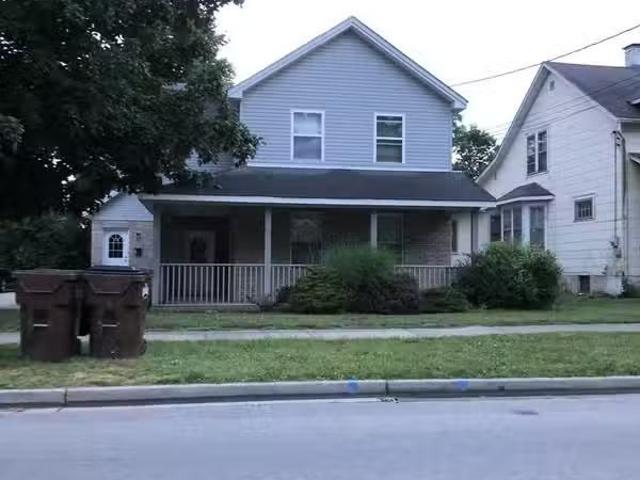 Condo for sale in Hamilton