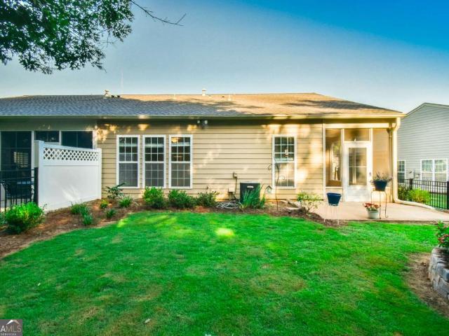 Townhouse for sale in Hoschton, Georgia