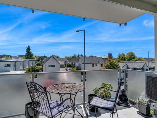 Apartment for sale in Heathcote, Canterbury