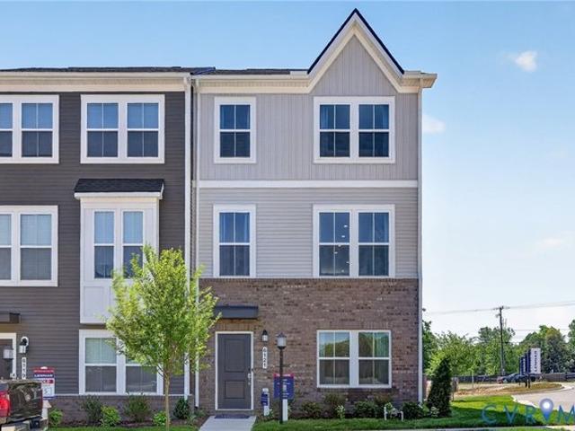 Townhouse for sale in Virginia
