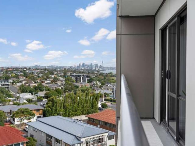 Apartment for sale in Takapuna