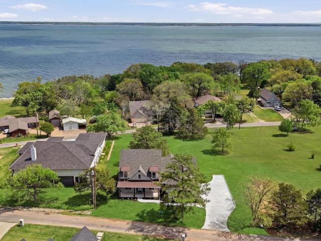 House for sale in Pottsboro, Texas