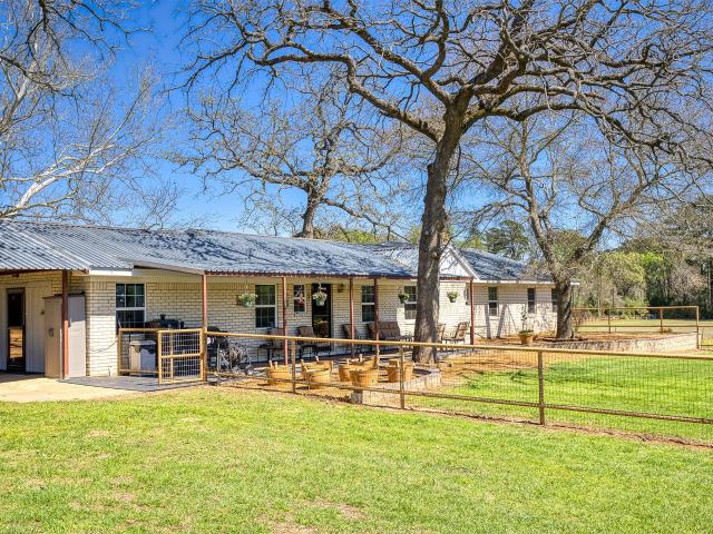 House for sale in Grapeland, Texas