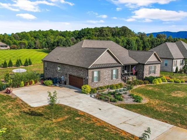 House for sale in Walland, East Tennessee