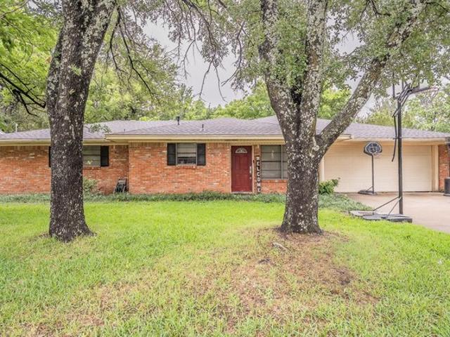 House for sale in Navarro, Texas