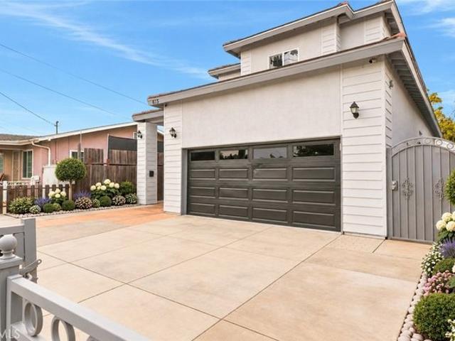 House for sale in Santa Ana, California