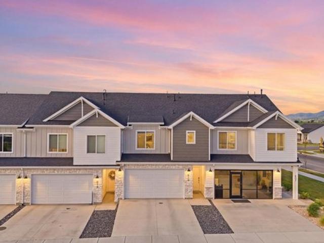 Townhouse for sale in Cache, Utah