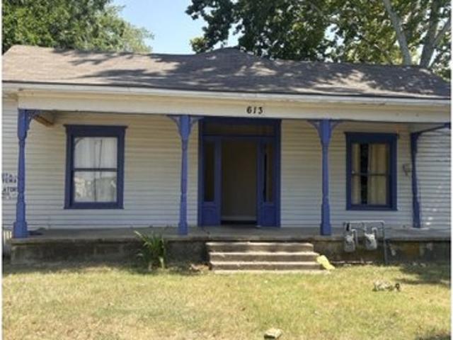 House for sale in Corsicana, Navarro County