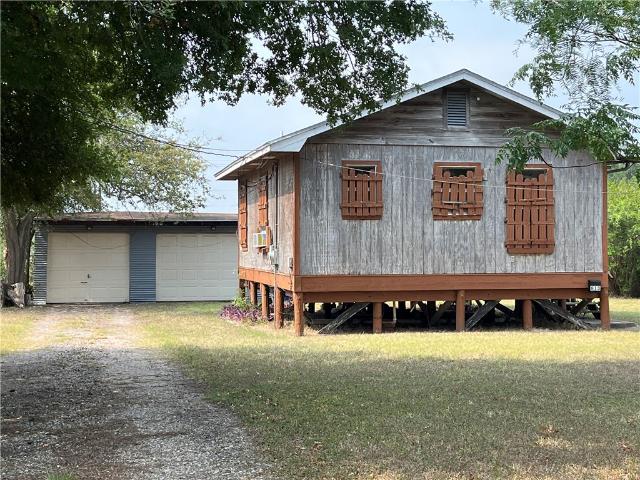 House for sale in Sinton