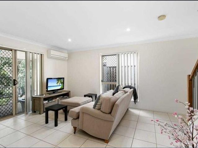 Townhouse for rent in Toombul, Queensland