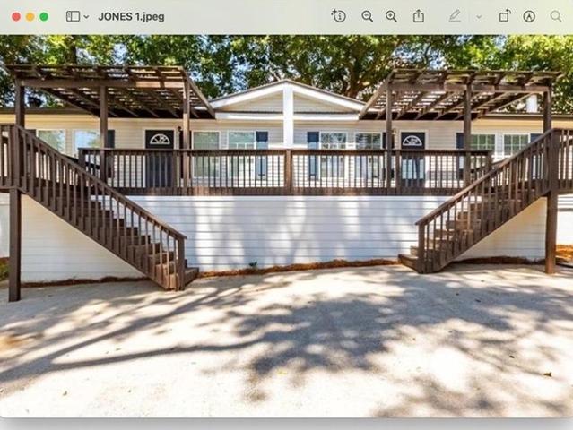 House for sale in Flowery Branch, Georgia