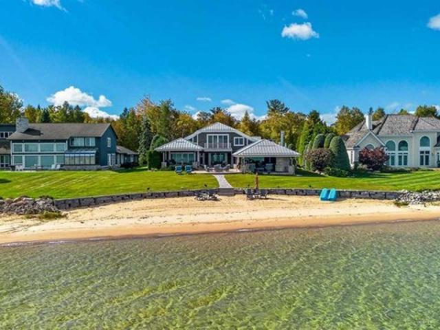 Condo for sale in Charlevoix, Charlevoix County