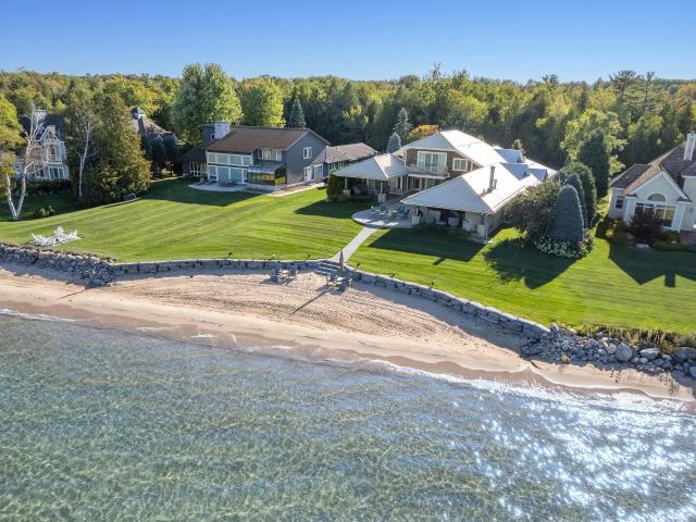 House for sale in Charlevoix Township, Charlevoix County
