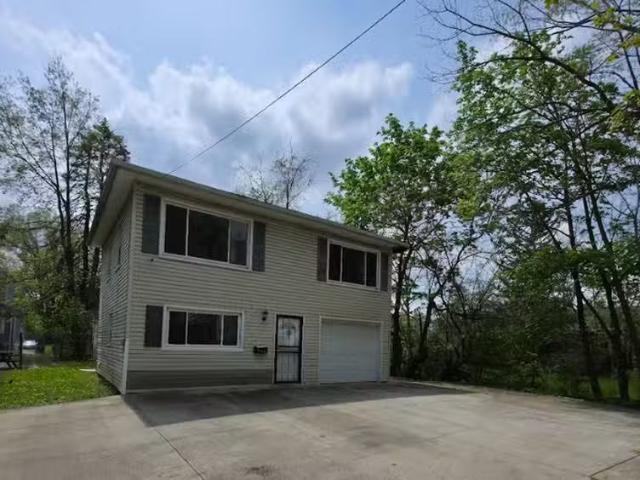 House for rent in Akron