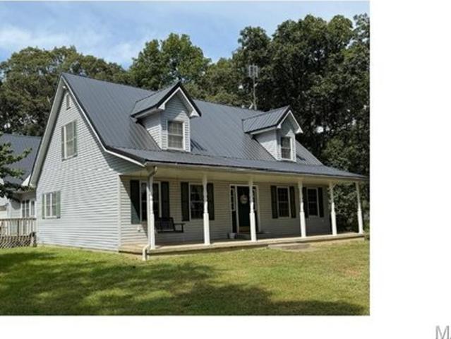 House for sale in Oakdale, Illinois
