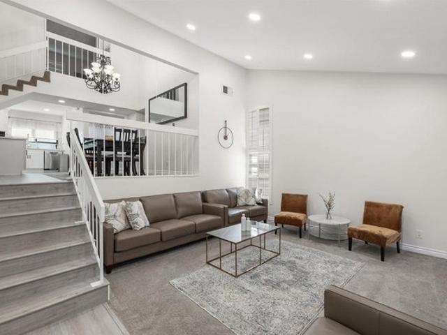 Townhouse for sale in Woodland Hills-Warner Center Neighborhood Council District, Canoga Park