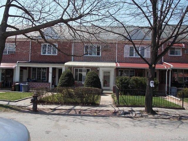House for sale in Queens, Arverne