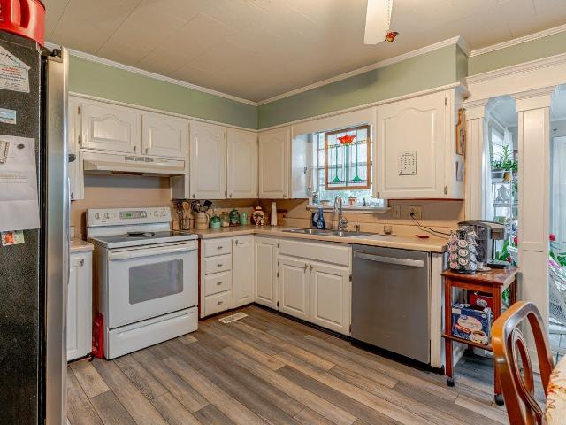 House for sale in Elnora, Pocahontas