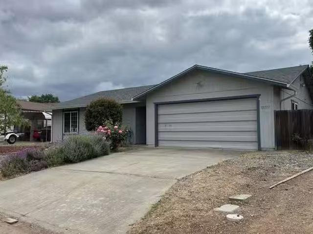House for rent in Clearlake