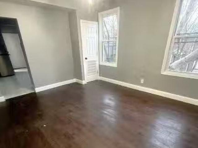 Condo for rent in Newark