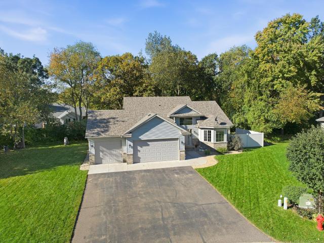 House for sale in Oakwood Court, North Branch