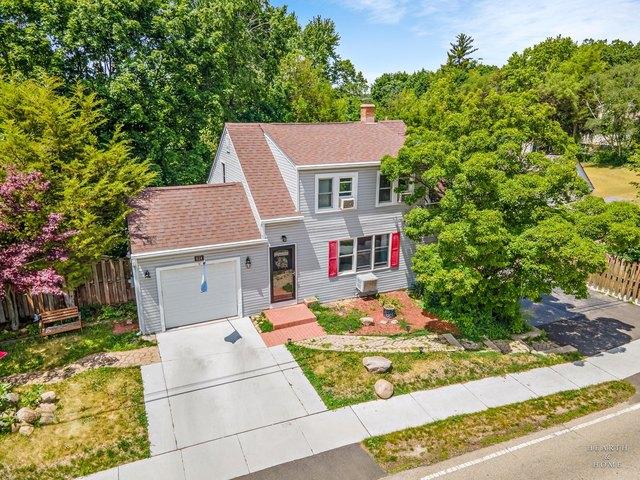 House for sale in Mchenry, Illinois