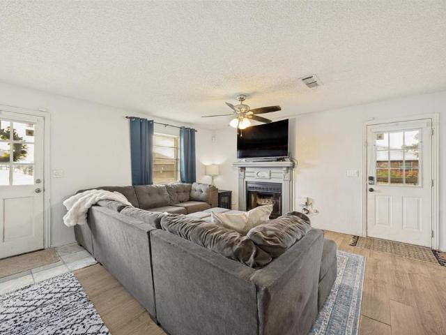 House for sale in Collinsville, Texas