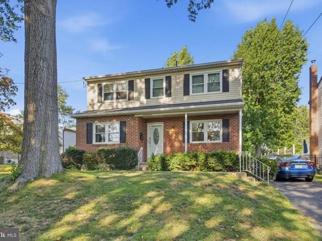 House for sale in Holmes, Ridley Township
