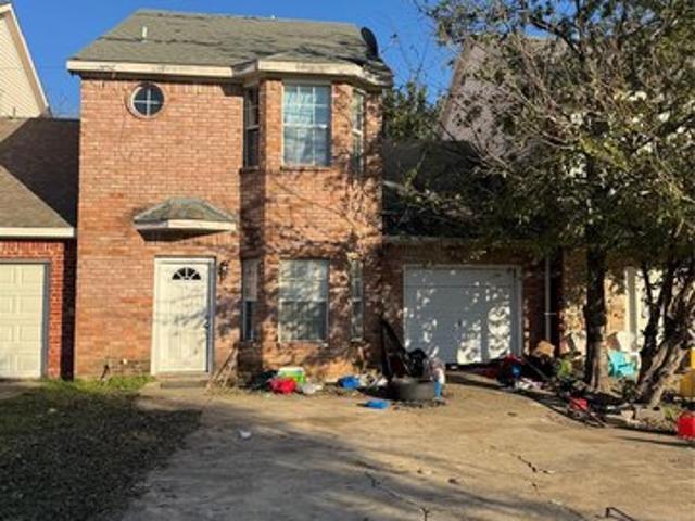 Townhouse for sale in Grand Prairie, Texas