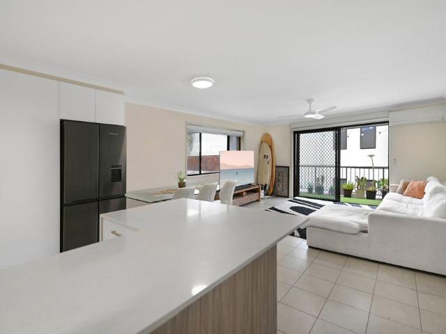 Apartment for rent in Mermaid Beach, Gold Coast City